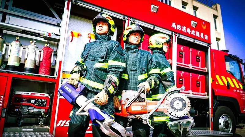 苗栗之光！潘政琮捐百萬奧運獎勵金回饋家鄉　消防喜獲16套「黃金戰衣」