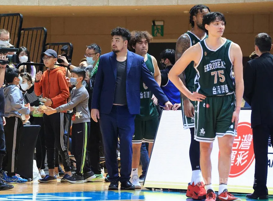 T1紅到國外！大亂鬥影片狂被美媒轉發　歐尼爾也推了