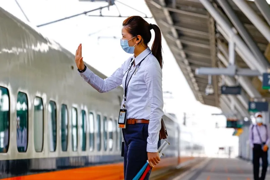 室內口罩令鬆綁！台灣高鐵：進入車站付費區仍需戴