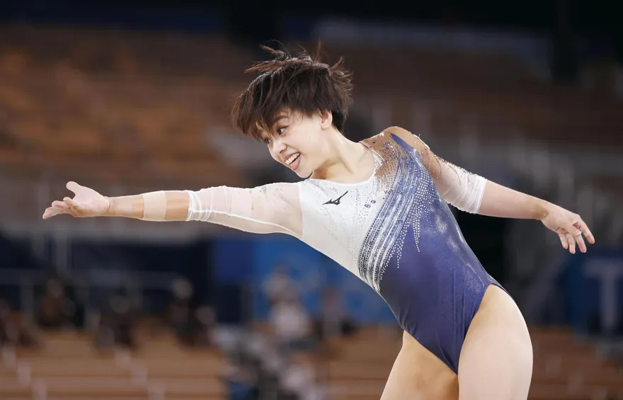 撞臉蔡依林！小隻馬體操女王結婚了　東奧銅牌牽手暖男同學