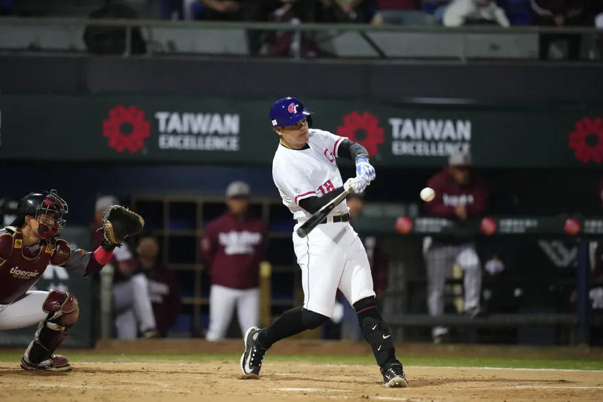 WBC經典賽/5旅外都有敲安！張育成4安+超狂3分砲　中華隊7：1擊敗桃猿