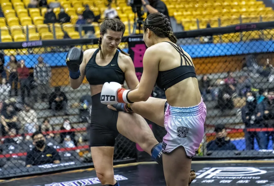 無憂漂亮臉蛋破相　台德混血女模格鬥沒在怕