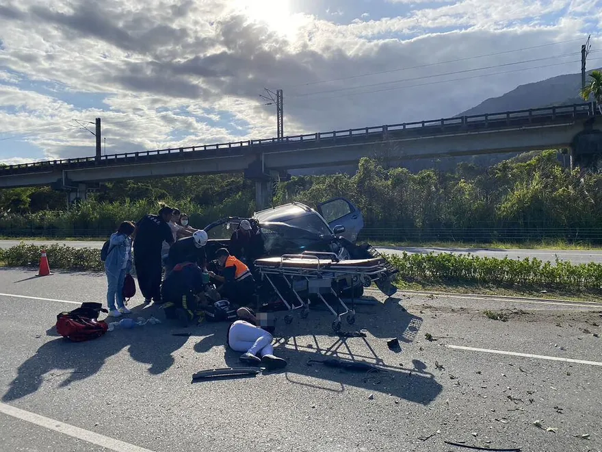 快訊/死亡車禍！花蓮台9線瑞穗路段自小客車自撞　釀1死3傷