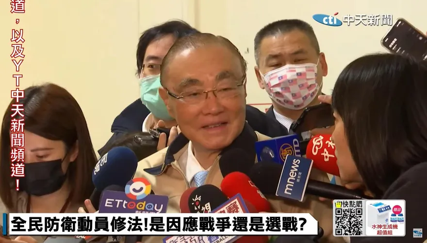 外媒驚爆「蔡英文無法掌控軍隊」9成退伍軍官當共諜！馮世寬：放他X的屁