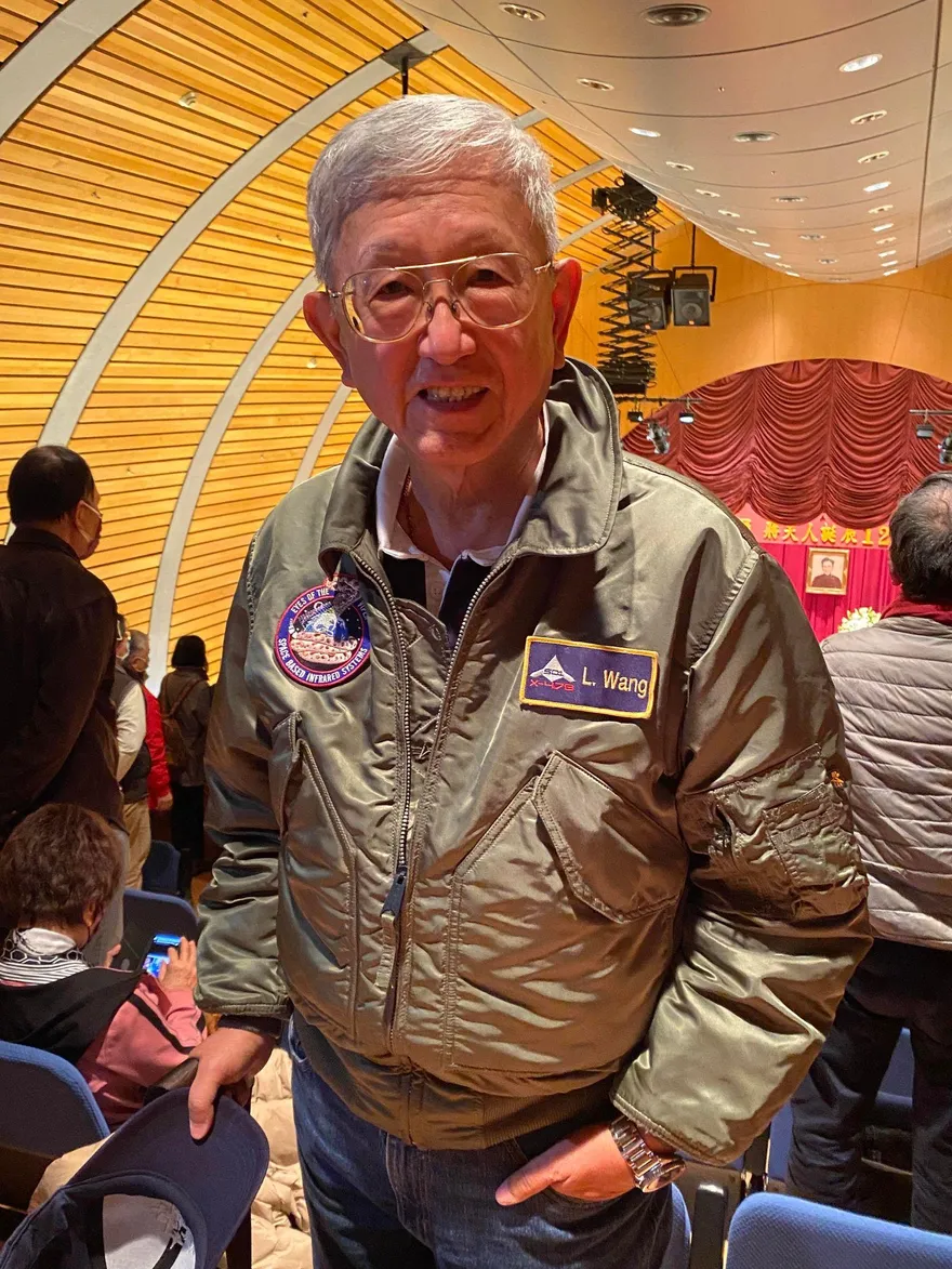 獨/日媒誤導9成退役軍官賣情報後座力！名作家穿飛行夾克搭捷運竟遭嗆「可恥」