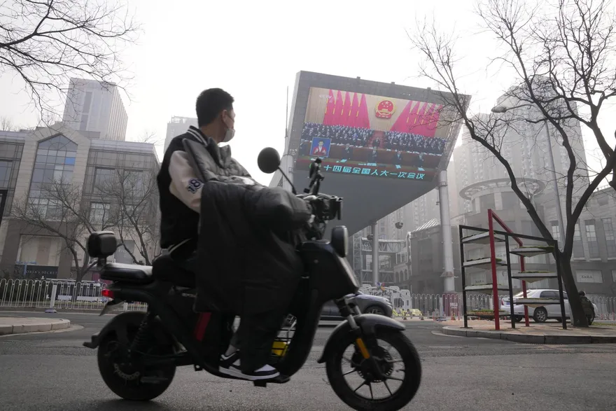大陸兩會/經濟成長目標5%偏保守　內需扮火車頭防外貿扯後腿