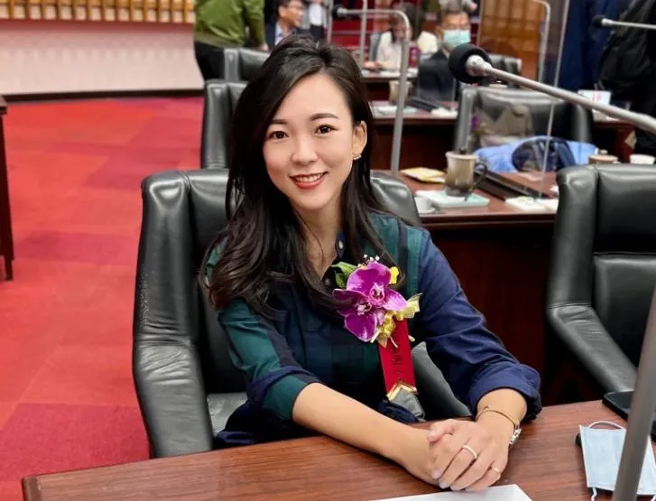 「最強母雞」侯友宜確定選總統！藍正妹議員發聲了