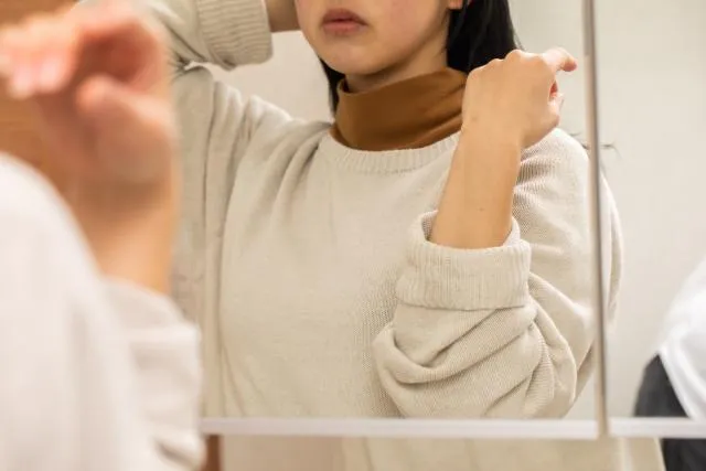 14歲女孩唸書壓力大狂吃頭髮　醫花10小時取出1.5公斤異物