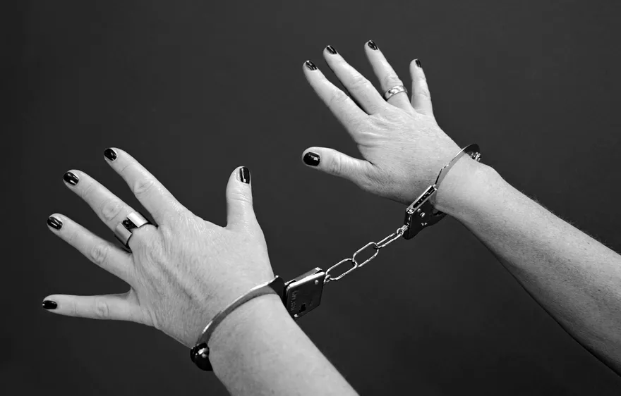 失職父母長期「用汽水泡奶粉」餵女兒　4歲女童「牙齒全爛光」糖尿病腦死