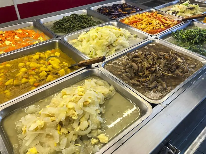 「預算僅200」自助餐什麼不能夾？　外食族點名2菜色：是大忌