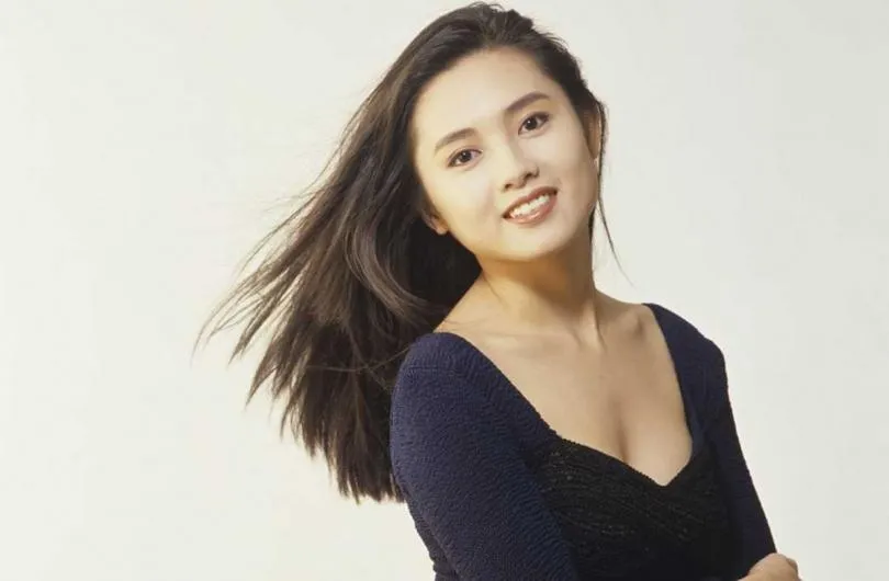 《蜜桃》脫出演藝顛峰！性感女神走出婚變奪影后　中年漸發福成開朗大媽
