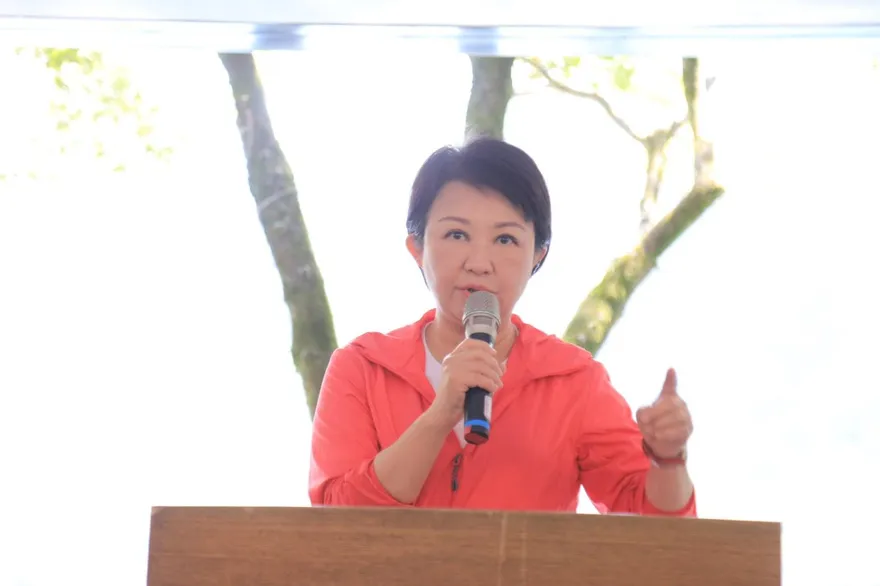 蔡政府急轉彎！盧秀燕「一句話」讓他改變主意 網驚呆