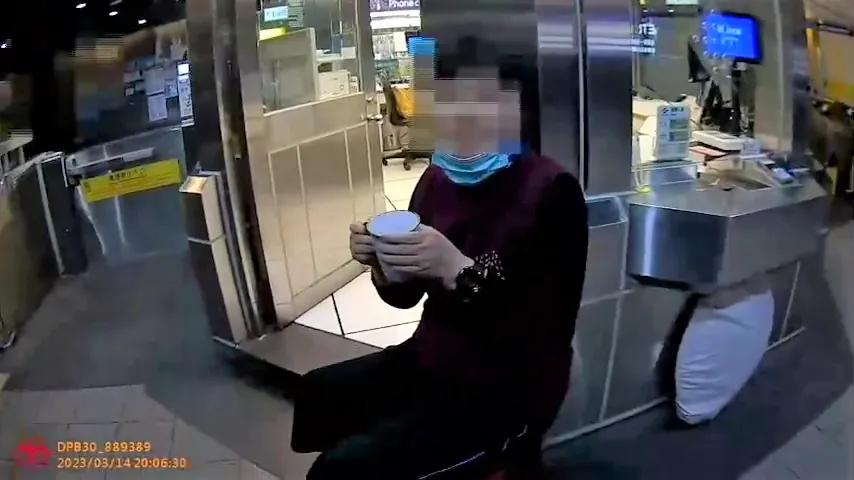 影/愛人不見了！他睡醒轉頭「枕邊空一塊」　警火速捷運站找到救回失智妻