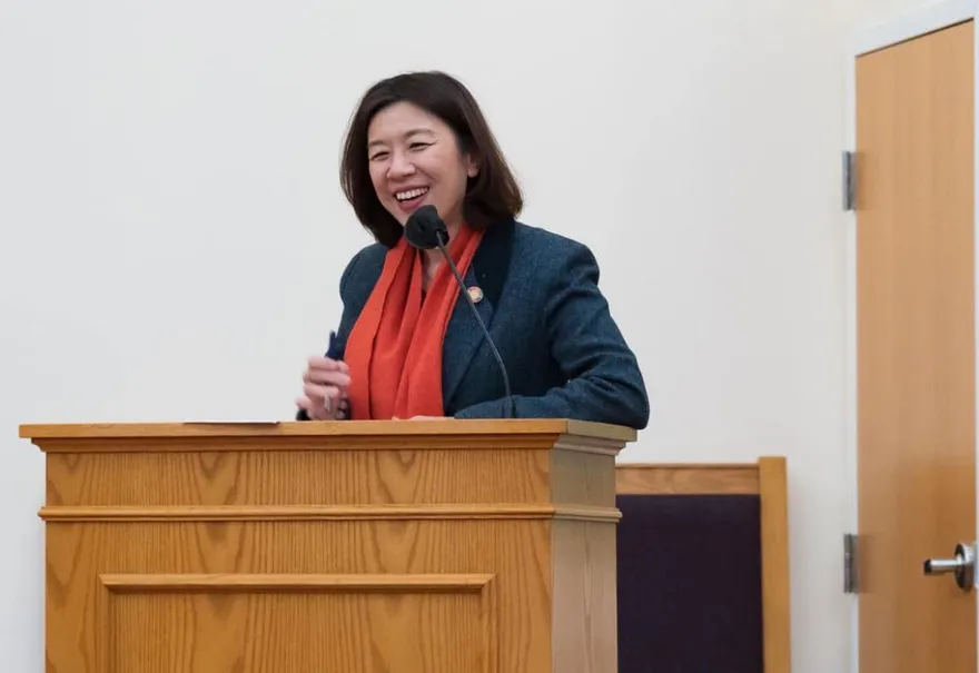 再生醫療法闖關惹議　台大玉山學者問立委林靜儀：學校真這樣教嗎？