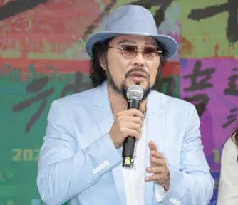遭好友誤傳「在天上」！71歲張菲露面闢謠「我還活著」加碼洩費玉清近況