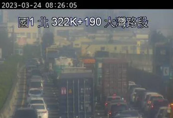 快訊/國道1號永康路段小貨車「又躺了」！　回堵車流至少3公里