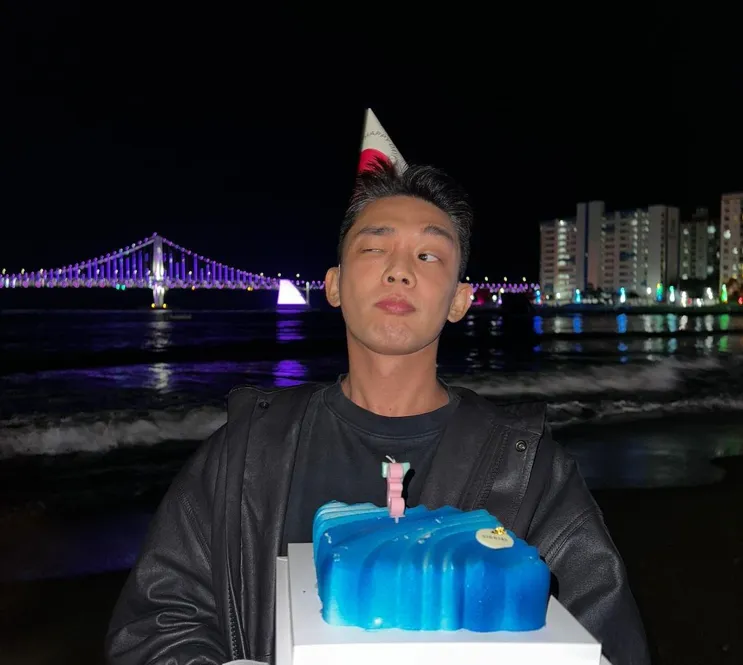 劉亞仁不躲了！被爆染4毒藏52天「首現身警局」憔悴到案說明