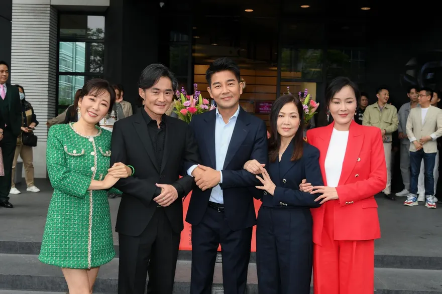 本土劇一姊消失12年回歸　江國賓笑虧：她去找別的男人了