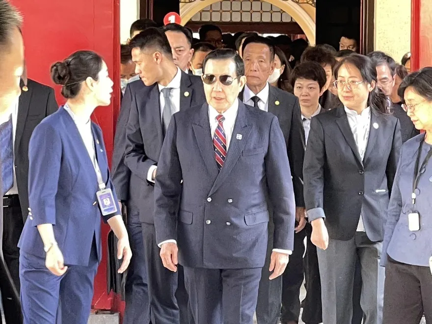 狂拿「這個」酸馬英九　王鴻薇怒轟綠3人物：耳朵長繭嘴只想造謠