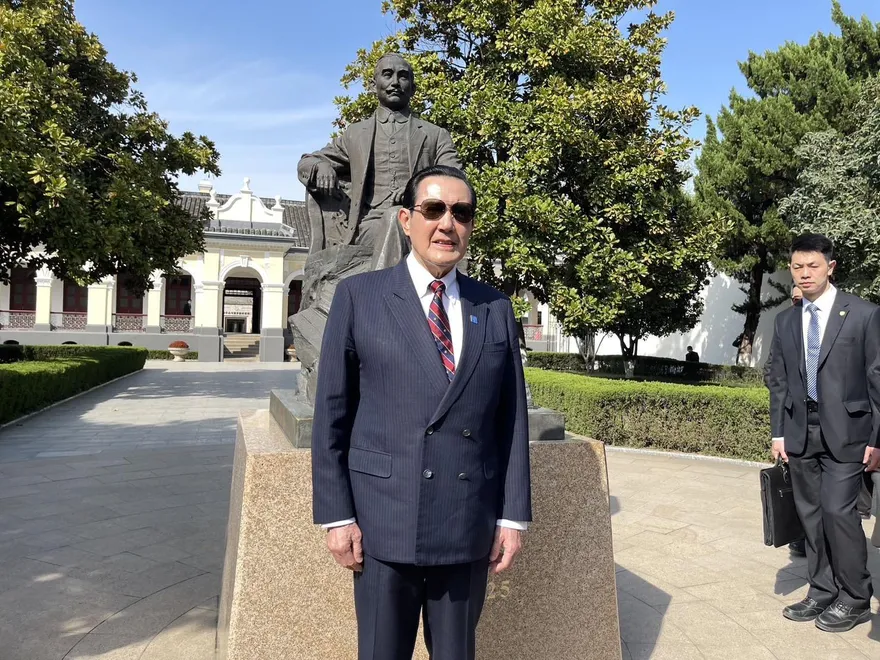 馬英九赴陸喊民國、前總統    藍營猛將：輪到蔡英文了