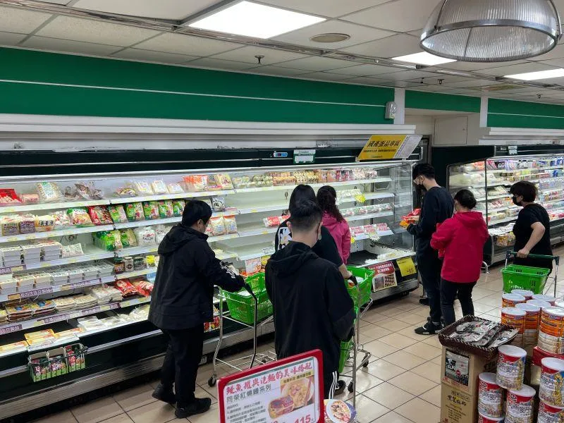 「慢飛天使」努力工作著　楓康超市願給機會...全網讚爆