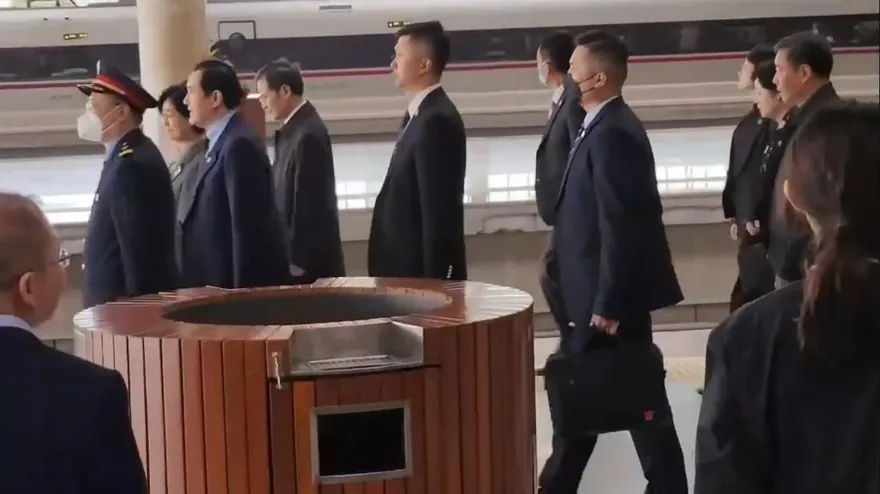 影/馬英九訪陸兩岸破冰　結束南京參訪行程 搭高鐵前往武漢