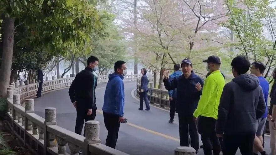 影/馬英九訪陸兩岸破冰　習慣改不了！馬英九6點半晨跑　記者大喊「馬總統早！」