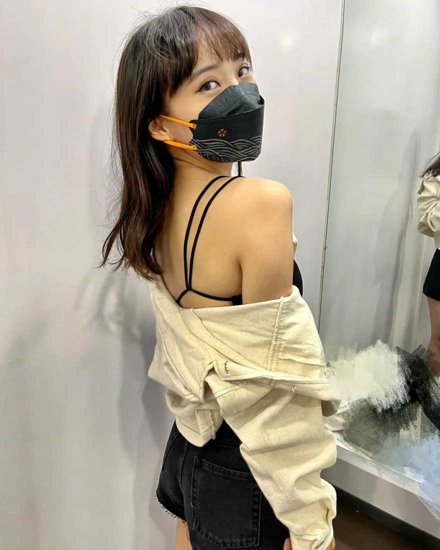 黃捷大露香肩美背挺本土品牌！自曝穿搭「只花500」3萬人大讚