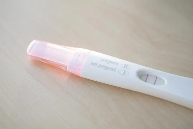 婦產科名醫曝「天真女孩」驗孕拿大便！苦主回應了