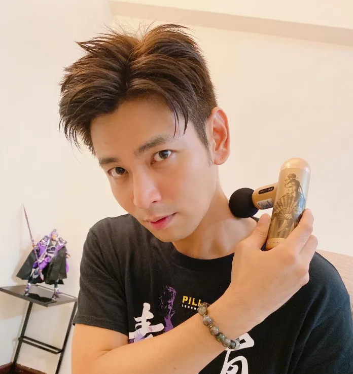 楊子儀被封殺　秦楊PO「一支番仔火」疑抱不平：藝人不是任憑糟蹋