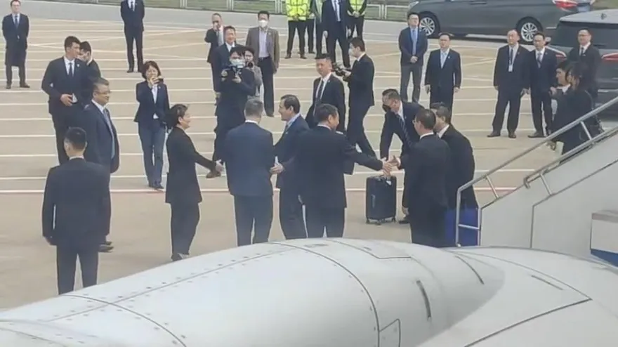 馬英九訪陸兩岸破冰/馬英九11點抵達上海浦東　國台辦副主任陳元豐來接機