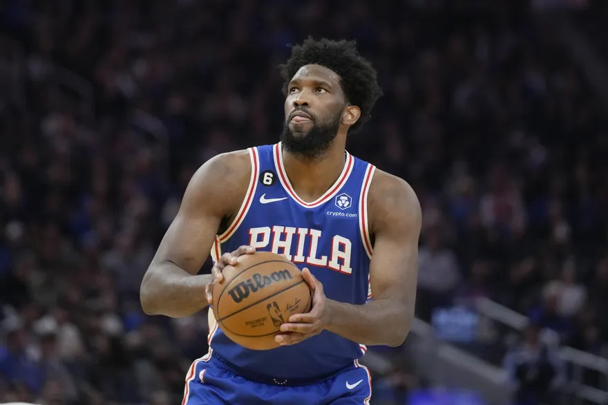 影/「大帝」恩比德狂轟52分擊潰綠衫軍！76人主帥：MVP之爭已結束