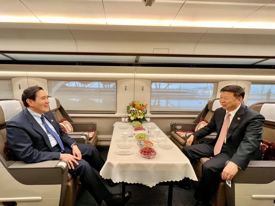 馬英九訪陸兩岸破冰/宋濤上海設宴送行  馬英九：兩岸要在「九二共識」基礎上避戰謀和