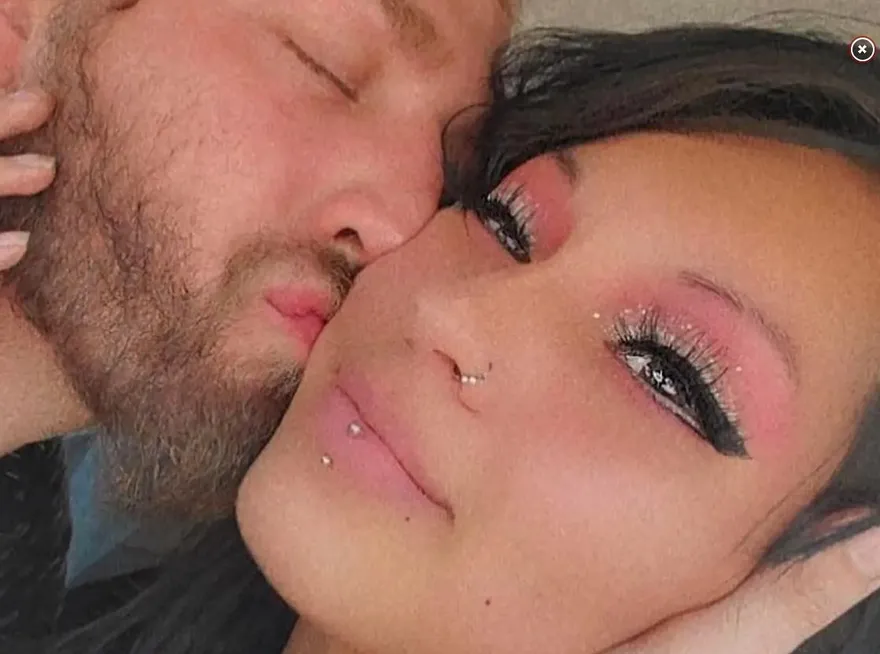 駭！25歲辣媽刺死老公　她當女兒面「血泊中縫屍體」