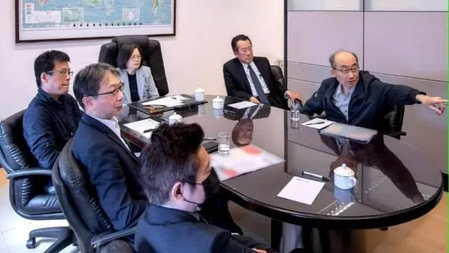 解放軍環台軍演/蔡英文秀開會照片　前國安高層揭1貓膩怒轟：根本作秀