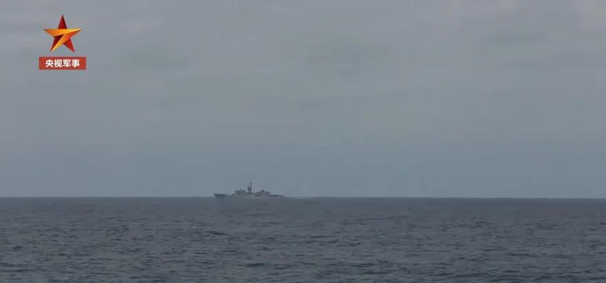 影/解放軍環台軍演　陸公佈Day2最新畫面「與宜陽艦目視距離5海浬」！
