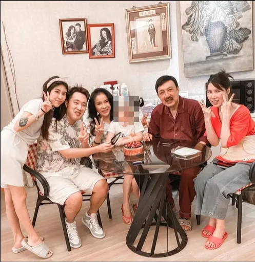 影/余苑綺首個冥誕！李亞萍塔位前哽咽唱生日快樂歌　淚崩：永遠愛妳