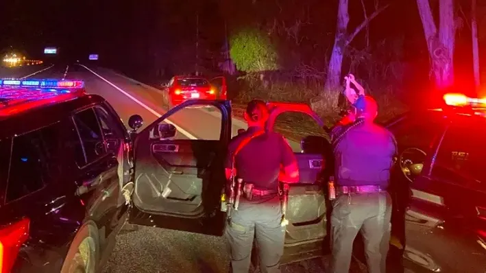 出門慶生卻遇死劫！美5歲女童高速公路上遭流彈擊中　巡警緊幫送醫仍不治