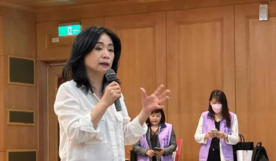 唐鳳承諾一週內下架詐騙廣告　李貴敏：期限已到拭目以待