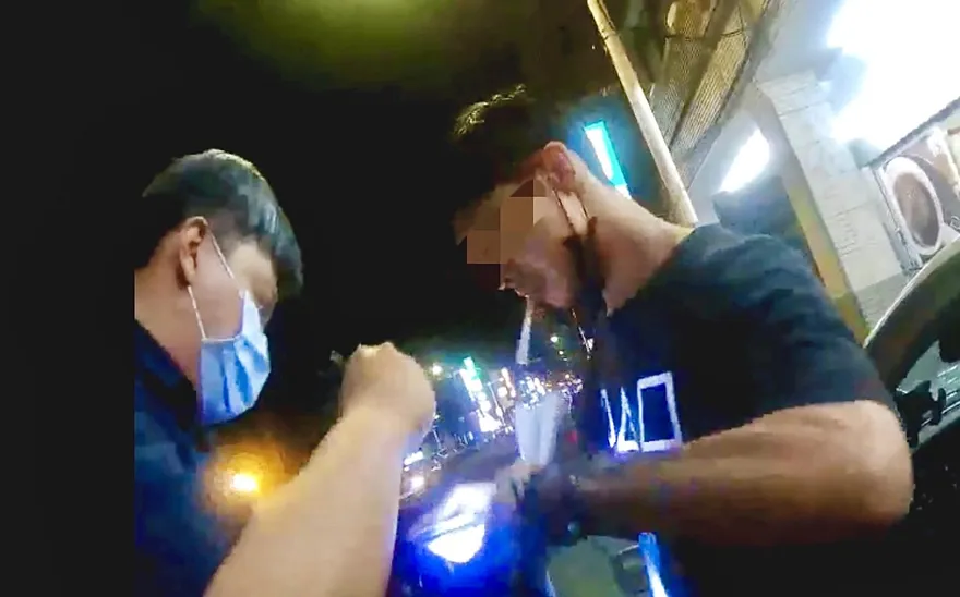 普發6000元首日警加強ATM巡邏　他領錢時掉出這個東西遭逮