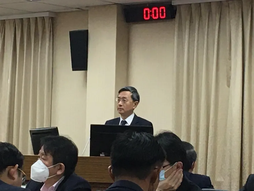 外交部次長李淳否認打林秉樞特權疫苗：打5劑都上網預約