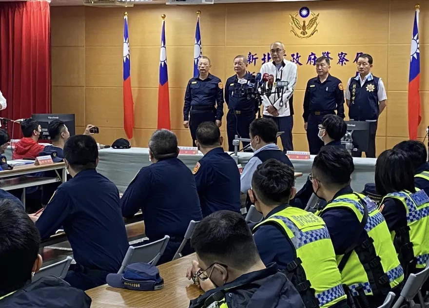 連日開槍新北警加強擴大臨檢　副市長勤教局長帶隊掃蕩