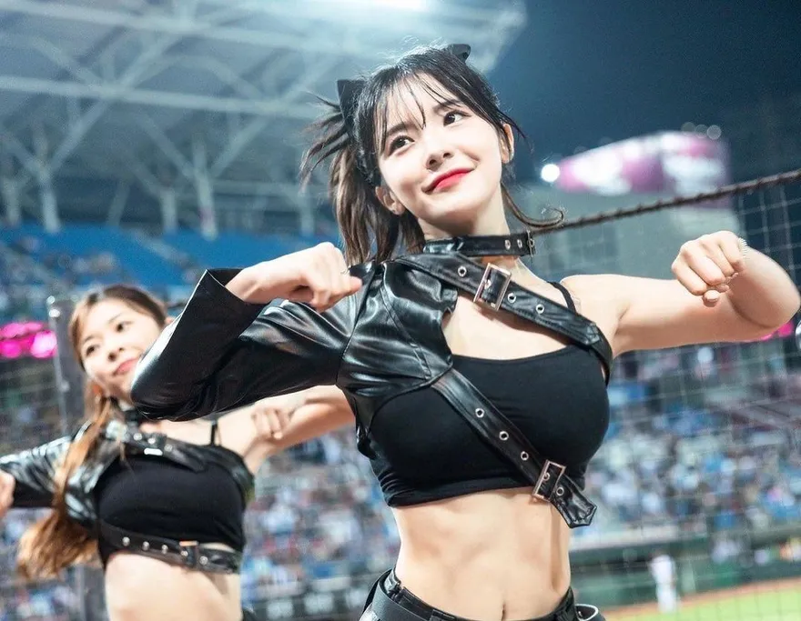 影/多人狂射！李多慧嬌羞「濕身片」流出　火辣身材曲線超養眼