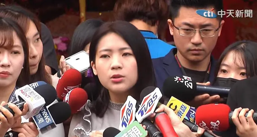 遭許淑華反嗆薪水小偷　徐巧芯轟：準備告發她詐領出席費