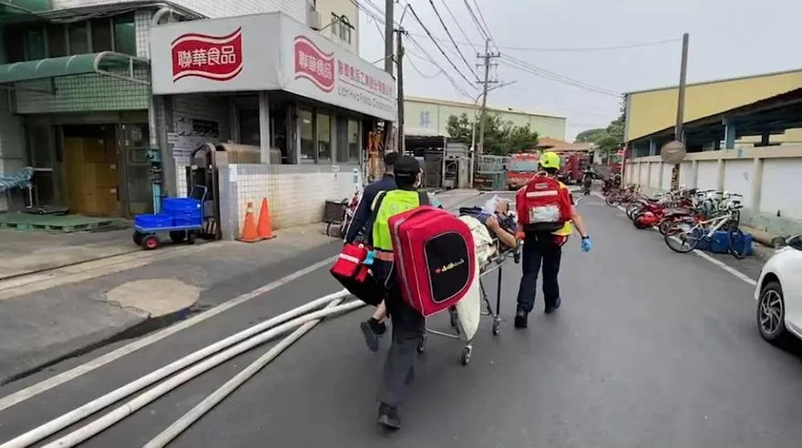 影/聯華食品彰化廠大火7死3人OHCA　疑慌亂時躲冷藏庫遭嗆傷