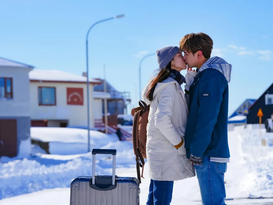 才剛恢復單身！陳零九雪地擁嫩妹吻照流出　超甜畫面曝光