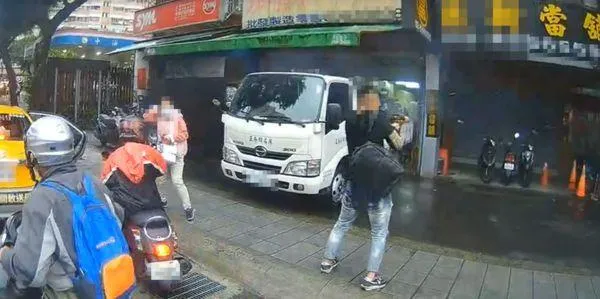 操刀新北67槍響！弘仁會「分工細膩」衝組動武　還有攝影組紀錄過程攬生意