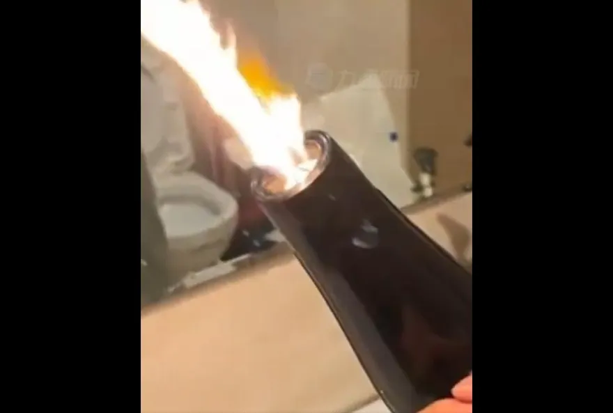 影/飯店吹風機大爆走！秒變打火機「吹7cm高火焰」　網笑瘋：它搞錯了自己的工作