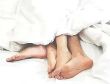 有夠瞎！人妻產後「開機」摸不到洞口　老公「卡關」譙「產婆」