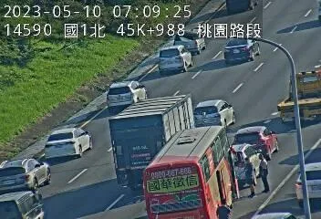 快訊/通勤上班族小心！國道1號桃園路段「3車追撞」